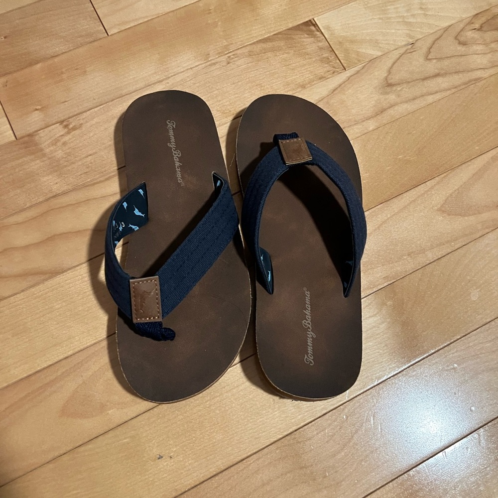 NWOT Boy’s Tommy Bahama Brown and Black Flip Flops